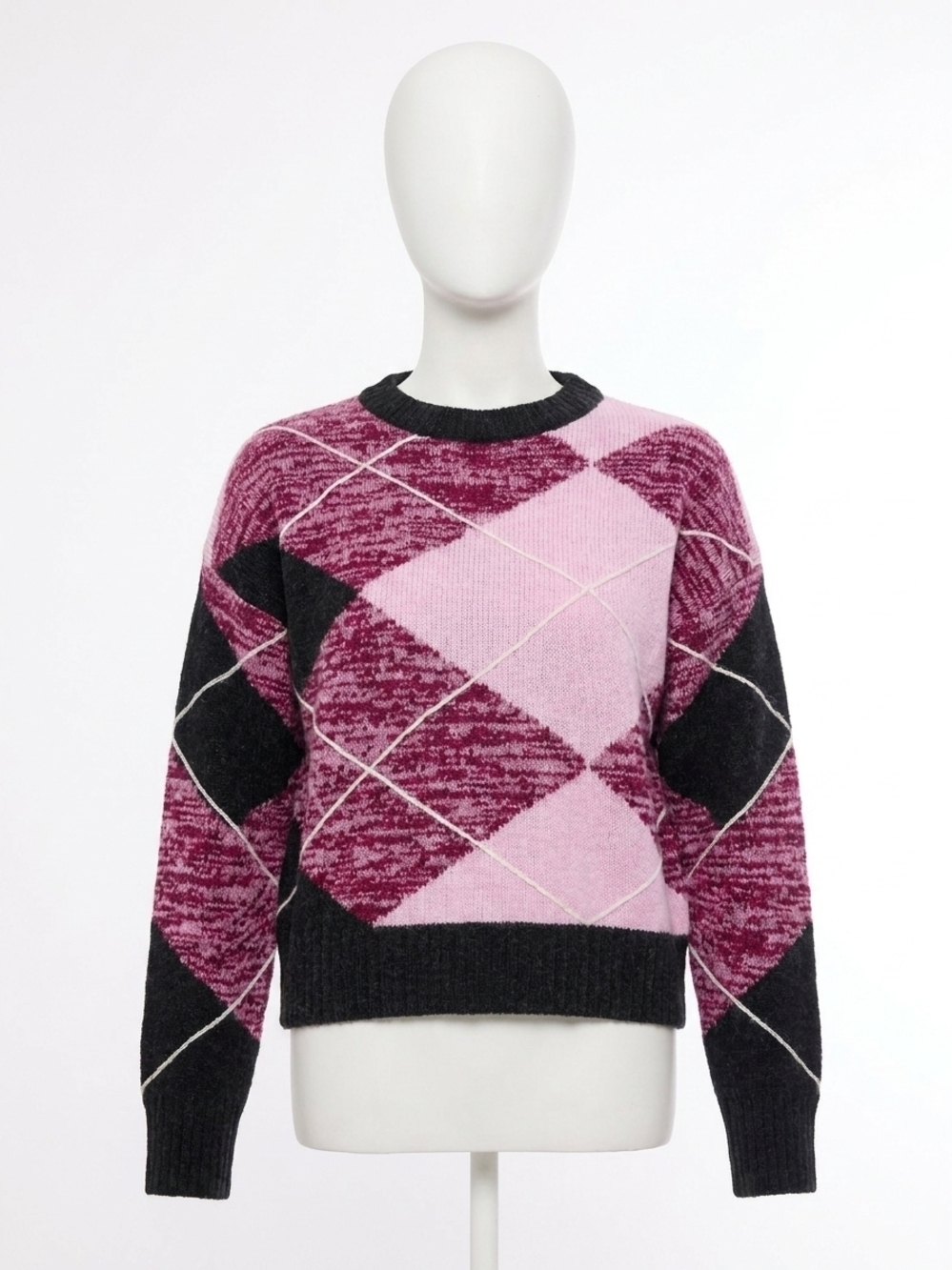 NEW BRODIE CASHMERE argyle crew neck sweater in charcoal/dark pink
